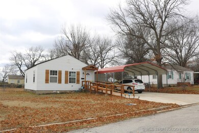The carport can accommodate 4 cars, with more park