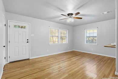 402 Mockingbird Ln, Devine, TX 78016 - photo 5