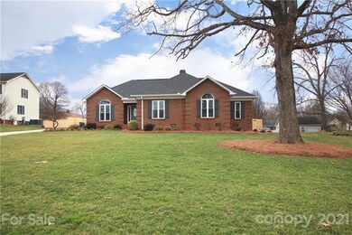 168 Eastwood Dr, Statesville, NC 28625 - photo 2