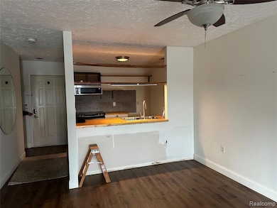 1555 W Pond Dr unit 33, Okemos, MI 48864 - photo 7