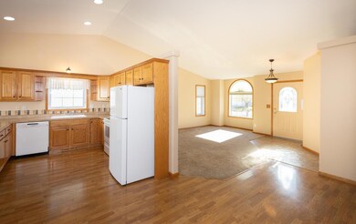 816 Lakeridge Place, West Fargo, ND 58078 - photo 7