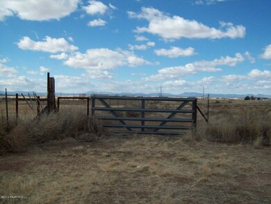 1800 W Vista Way, Paulden, AZ 86334 - photo 2