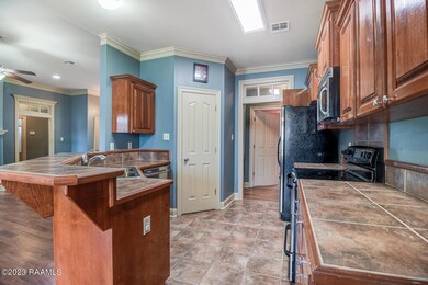 305 Bridgeport Lane-3