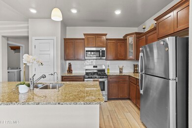 13900 Flora Vista Ave, Horizon City, TX 79928 - photo 4