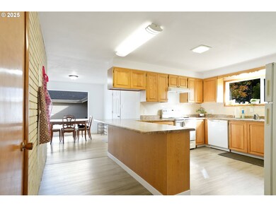 8975 S Pacific Hwy W, Monmouth, OR 97361 - photo 3