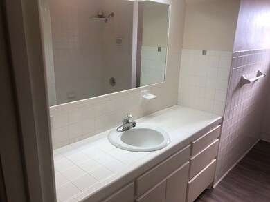 711 W Dormard Ave, Midland, TX 79705 - photo 5