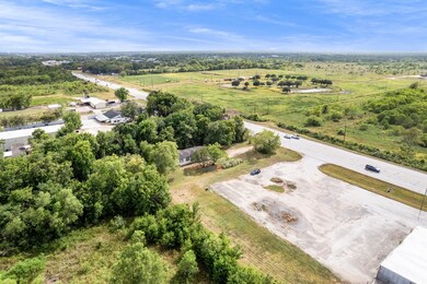 19541 Highway 35, Alvin, TX 77511 - photo 4