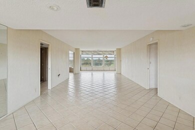 3960 Oaks Clubhouse Dr unit 502, Pompano Beach, FL 33069 - photo 2