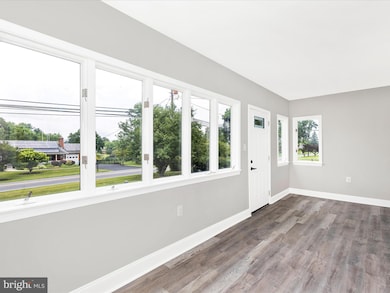 6113 Quinn Orchard Rd, Frederick, MD 21704 - photo 2