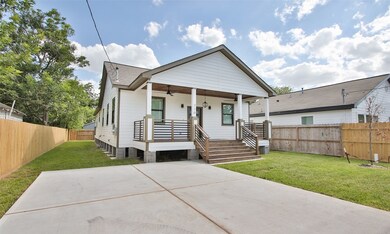 716 Barkley St, Houston, TX 77022 - photo 4