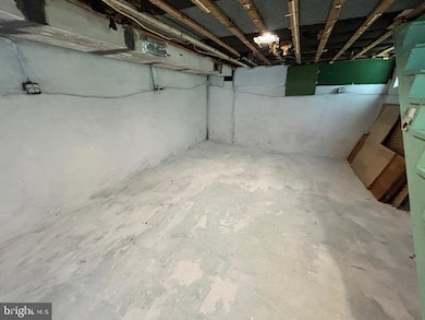 215 E Elder St, Cumberland, MD 21502 - photo 6