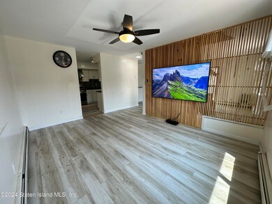 186 Lamped Loop unit 92, Staten Island, NY 10314 - photo 5