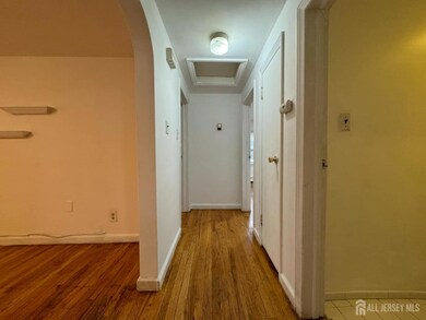 254 S Plainfield Ave unit 2ndFl, South Plainfield, NJ 07080 - photo 4