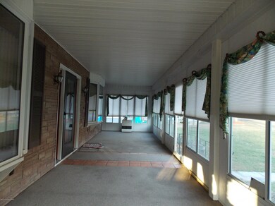 26 S Tamaqua Dr, Tamaqua, PA 18252 - photo 2