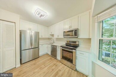 4131 Placid Lake Ct unit 54E, Chantilly, VA 20151 - photo 4