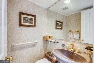 12416 Willow Green Ct, Potomac, MD 20854 - photo 4