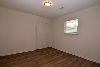 1523 Avalon -17