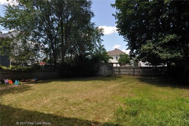 130 Woodbine St, Pawtucket, RI 02860 - photo 5