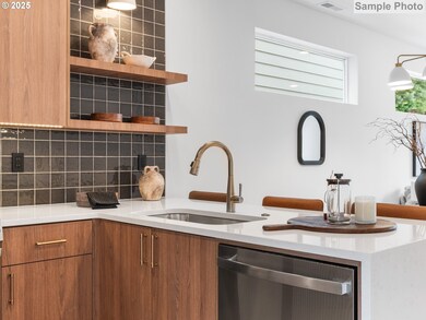 3609 SW Logan St, Portland, OR 97219 - photo 4