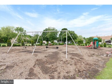 557 Shetland Ct unit 557, Sewell, NJ 08080 - photo 4