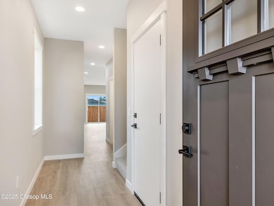 120 SW Alder Ct, Warrenton, OR 97146 - photo 4