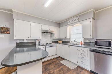 1426 Athabaska St, Eunice, LA 70535 - photo 7