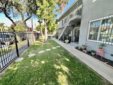 10215 S 10th Ave unit 2, Inglewood, CA 90303 - photo 2