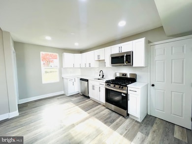 127 N 33rd St, Camden, NJ 08105 - photo 5