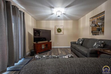 7309 SW 23rd St, Topeka, KS 66614 - photo 6