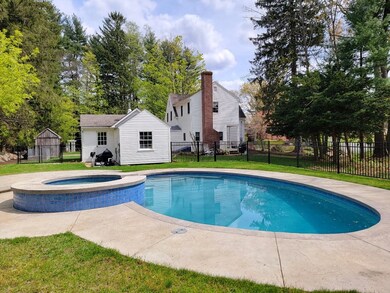 364 Central St, Holliston, MA 01746 - photo 4