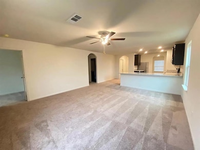 213 Allington Cir, Jarrell, TX 76537 - photo 3