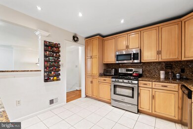 7008 Lamp Post Ln, Alexandria, VA 22306 - photo 7