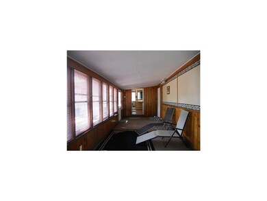 3-Seasons Porch/Room.