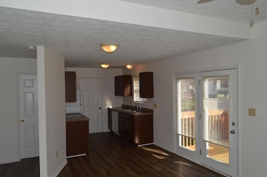 109-111 Stratford Ct, Georgetown, KY 40324 - photo 5