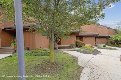 5359 Wild Oak Dr unit 54, East Lansing, MI 48823 - photo 2
