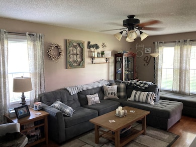 111 Idle Dr, Shelbyville, TN 37160 - photo 7