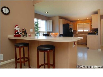 8803 Fox Chase Place, Louisville, KY 40228 - photo 4