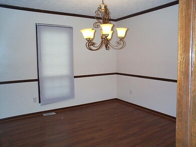 7511 Saunderlane Rd, Columbus, OH 43235 - photo 7