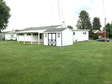 570 Miller Ln, Whitehall, PA 18052 - photo 4