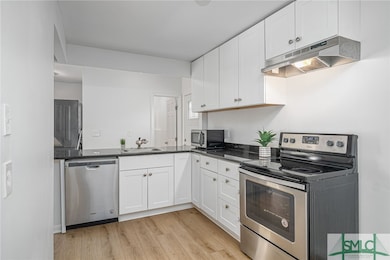 Kitchen w/Stainless Steel Appliances