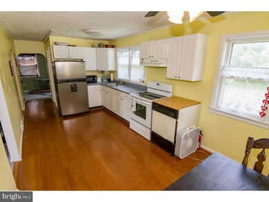 423 Arline Ave, Woodbury, NJ 08096 - photo 5