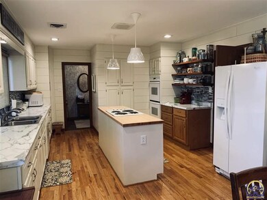 2707 SW Fairway Dr, Topeka, KS 66611 - photo 3