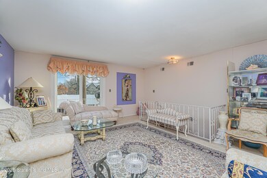 872 Edgegrove Ave, Staten Island, NY 10309 - photo 4