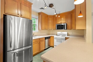 122 E Squantum St unit 5, Quincy, MA 02171 - photo 5