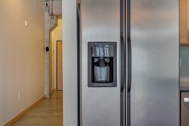 710 N 4th-29