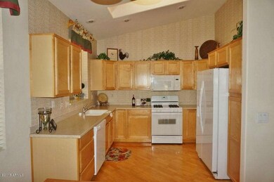 Kitchen w/Updated Appliances!