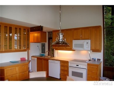 21915 Beachside Dr SE, Yelm, WA 98597 - photo 4