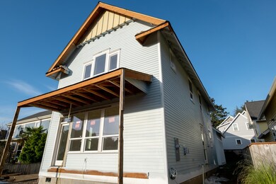 631 SW 28th St, Lincoln City, OR 97367 - photo 3