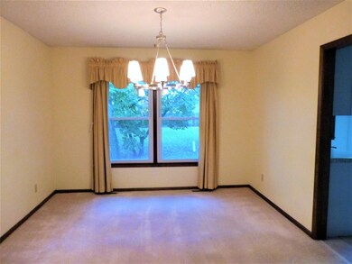 Separate formal dining room