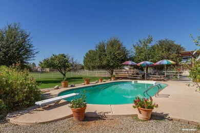 Large Refreshing Diving Pool